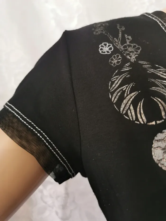 Top noir imprimé floral/dragonfly – La Mode est à Vous – T.38 - photo numéro 5