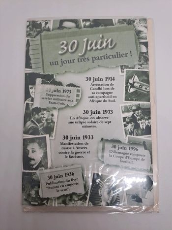 Carte postale avec son enveloppe.
11,5x17cm.
NEUVE.
30 juin