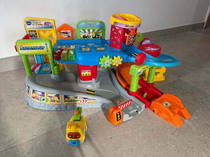 Garage Tut tut Bolide de Vtech