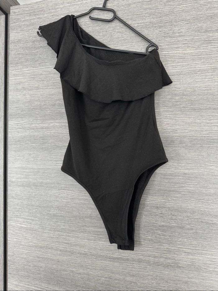 🖤🤍 Lot de 2 bodys femme – blanc & noir – style chic et féminin ! ✨ - photo numéro 2