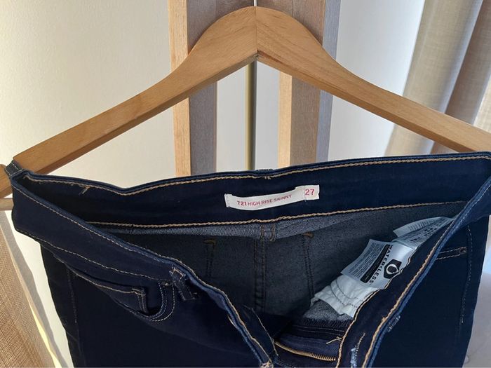 Jean Levi’s femme taille 27 neuf. - photo numéro 3