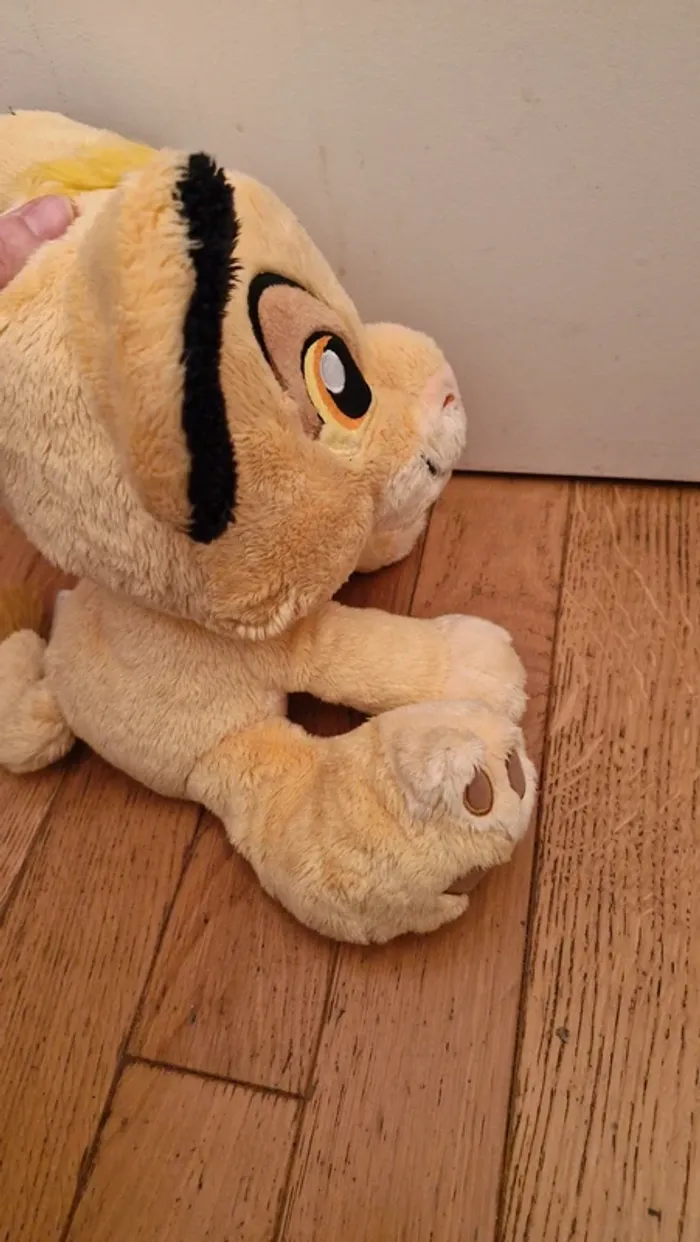 Peluche Big feet / roi lion 🦁/ disneyland - photo numéro 4