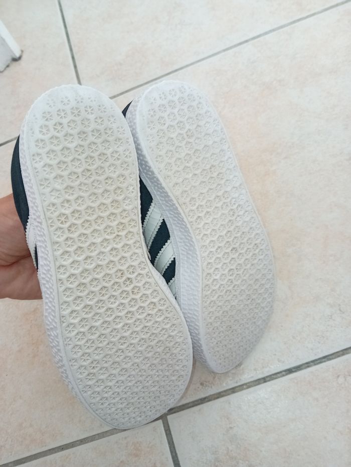 Chaussure Adidas t.30 - photo numéro 6