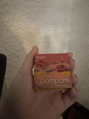 Benefit blush pompom