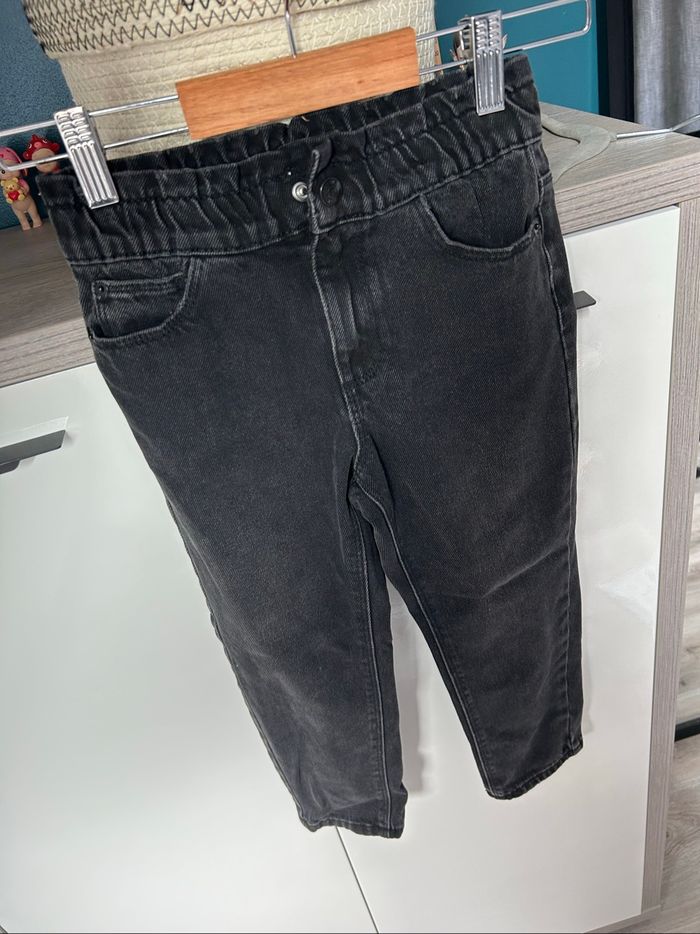 Jean noir - photo numéro 3