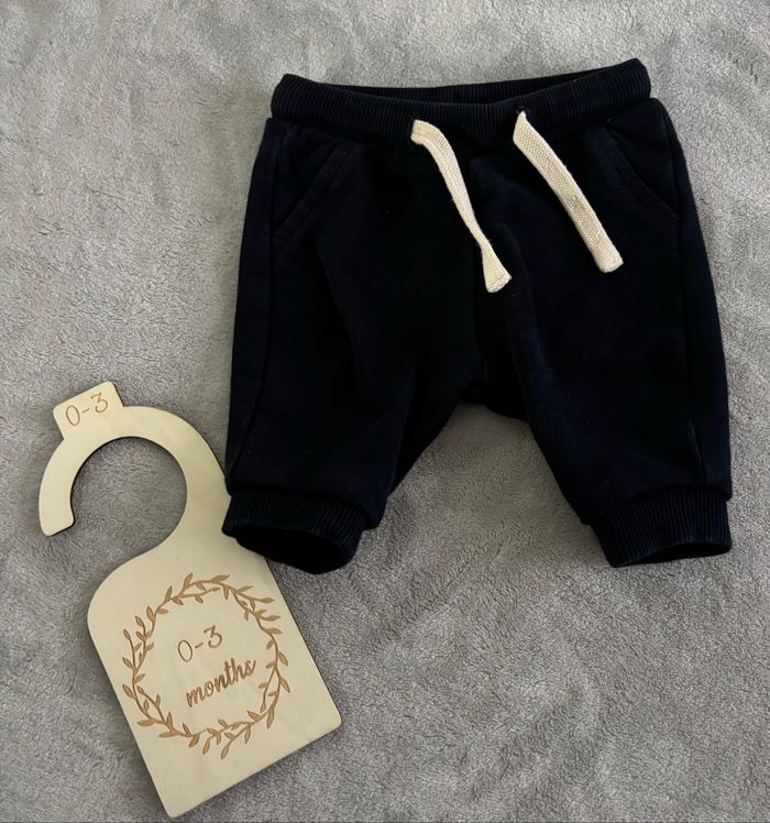 Lot pantalon 1 mois - photo numéro 3
