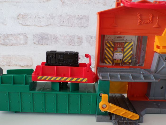 Circuit de train Thomas et ses amis - Usine diesel de Vicarstown - photo numéro 6