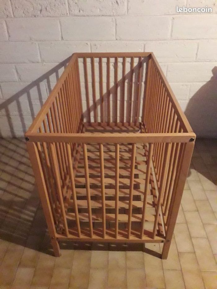 Lit à barreaux pour enfant - TRES BON ETAT - photo numéro 2
