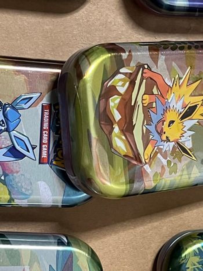 Mini tin EV 8.5 évolution  Prismatique lot de 1 scellé + 7 vides - photo numéro 4