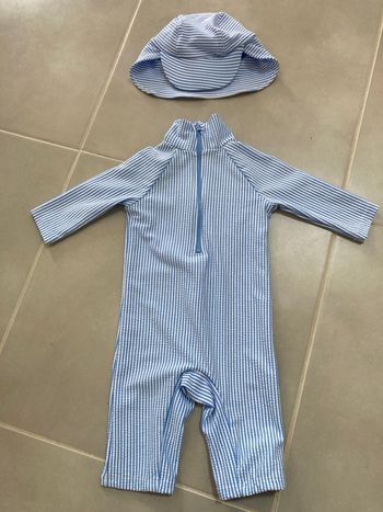 Combinaison/ maillot de bain anti uv + casquette 