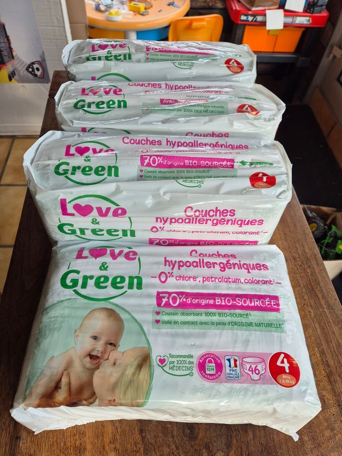 Couche taille 4 Love green : 184 couches (4×46)