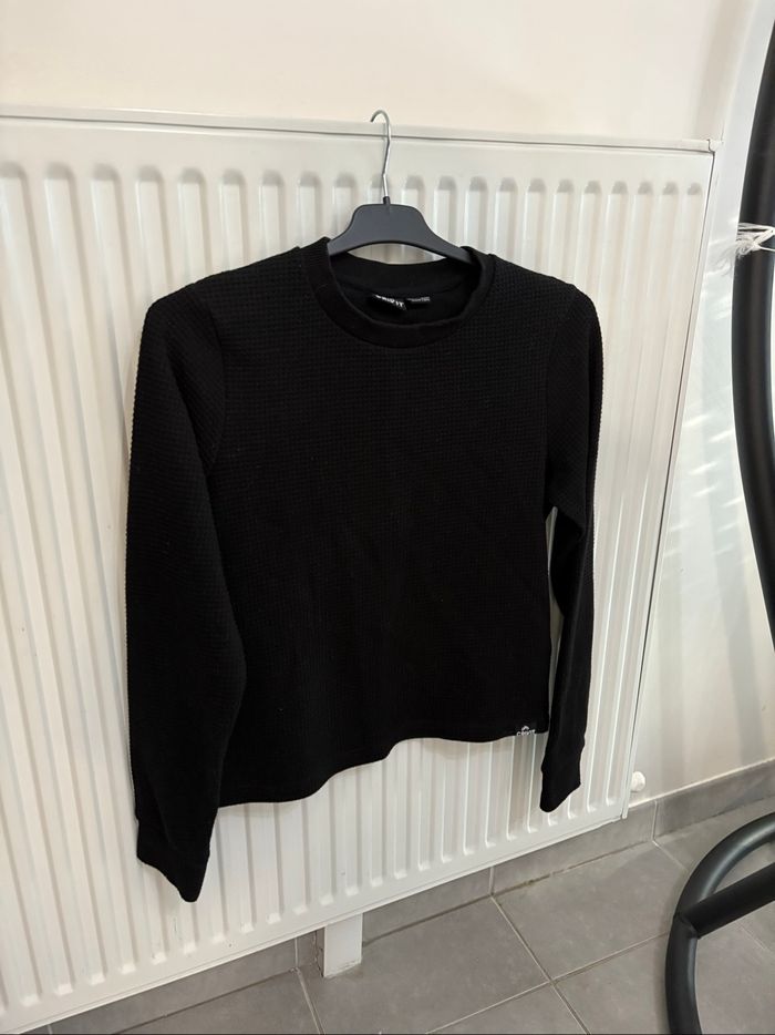 Pull femme noir simple
