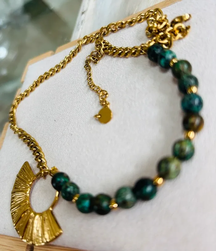 Collier bohème acier doré et perles vertes - photo numéro 2