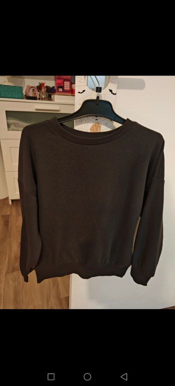 Pull noir kiabi 10 ans