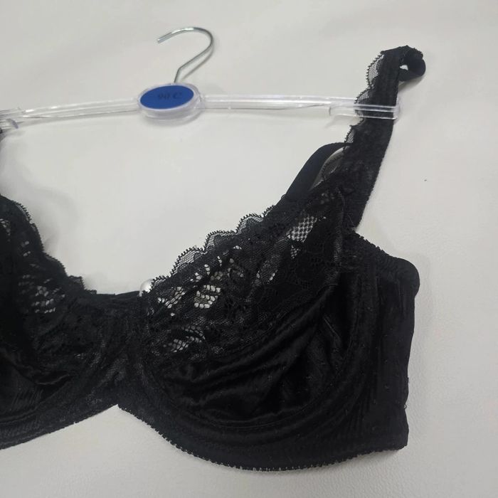 Soutien gorge dentelle noir - photo numéro 2