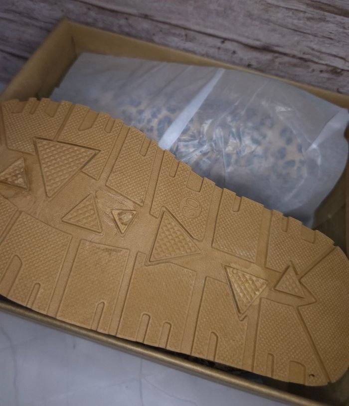 Baskets polaires filles léopard tendances - Taille 30 - NEUVES 🌟 - photo numéro 3