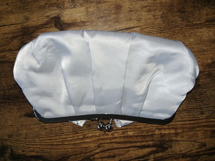 Sac a main, pochette de soirée Neuve jamais utilisé voir l'étiquette - photo numéro 2