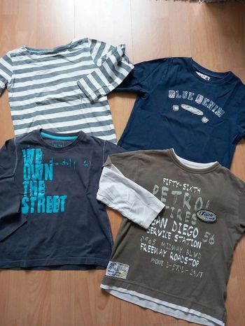 Lot de 4 tee-shirts manches 5 ans multimarques TBE