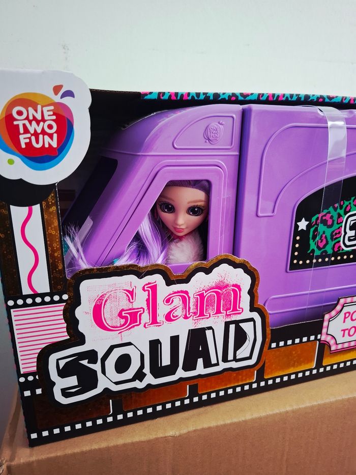 Véhicule, Voiture  Glam squad  pop star van tour avec poupée