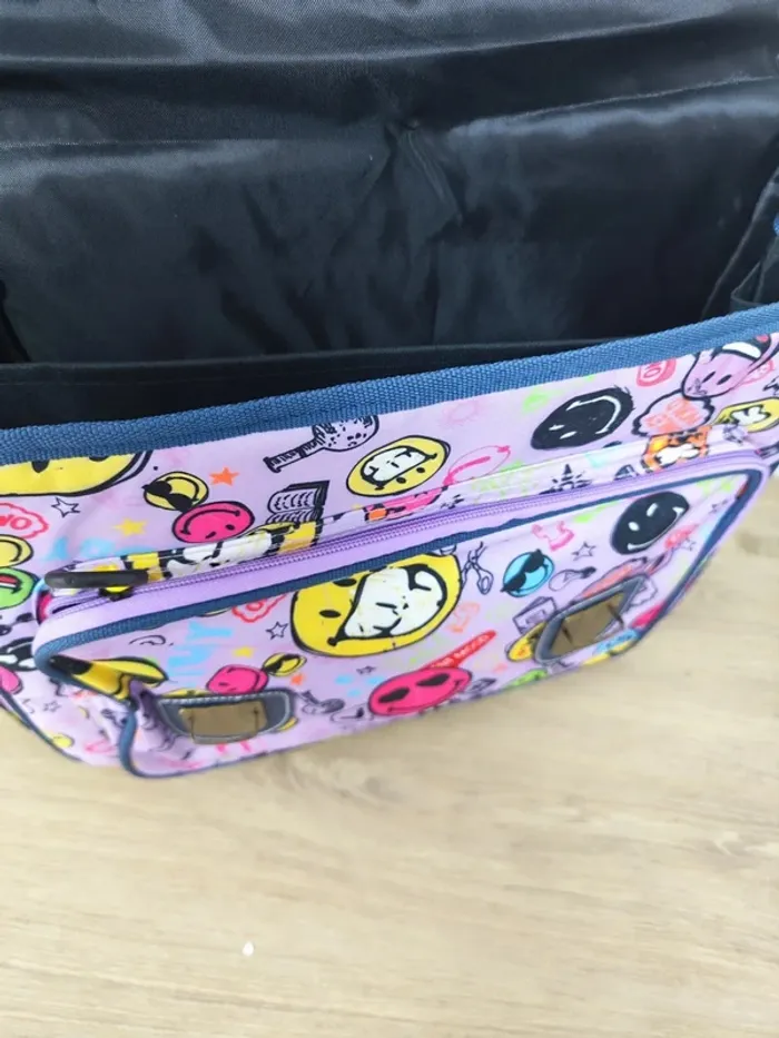 Cartable multicolore Smiley World, neuf, 38x31cm - photo numéro 6