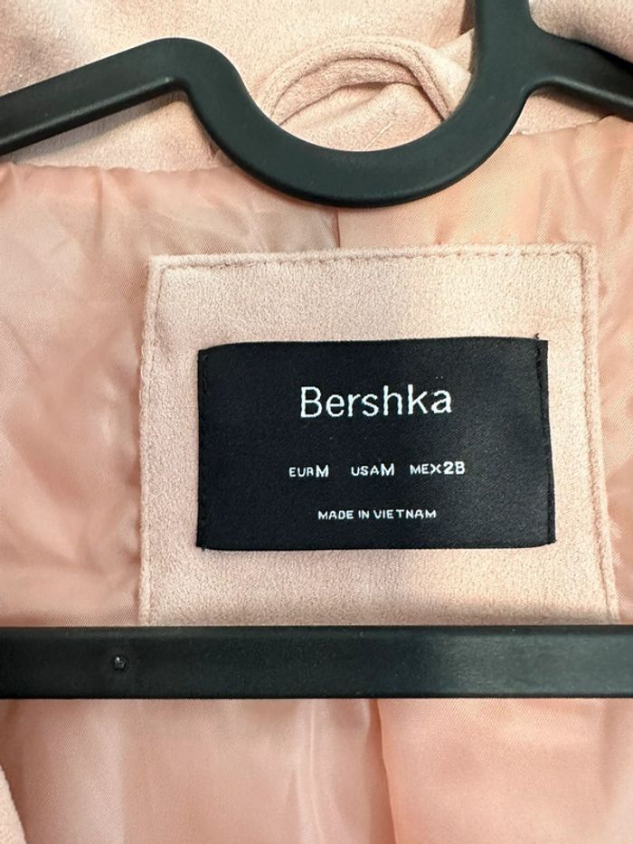 Veste type perfecto effet daim rose Bershka taille M - photo numéro 3