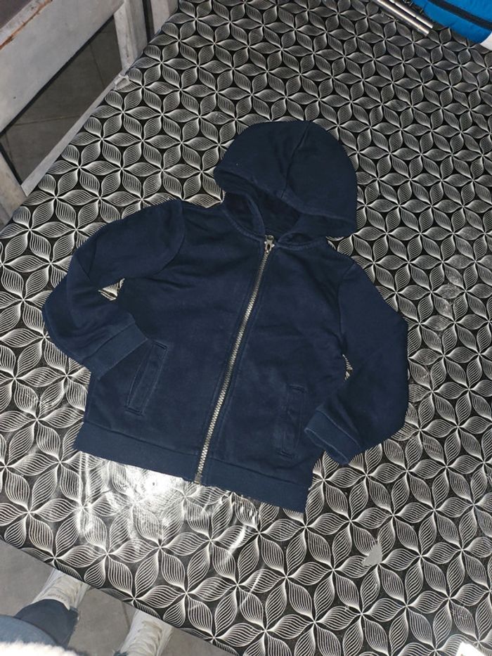 Jolie veste zippée garcon