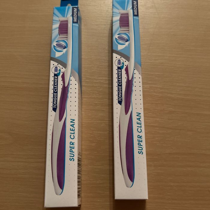 Lot de 2 brosse à dent adulte médium violette neuve