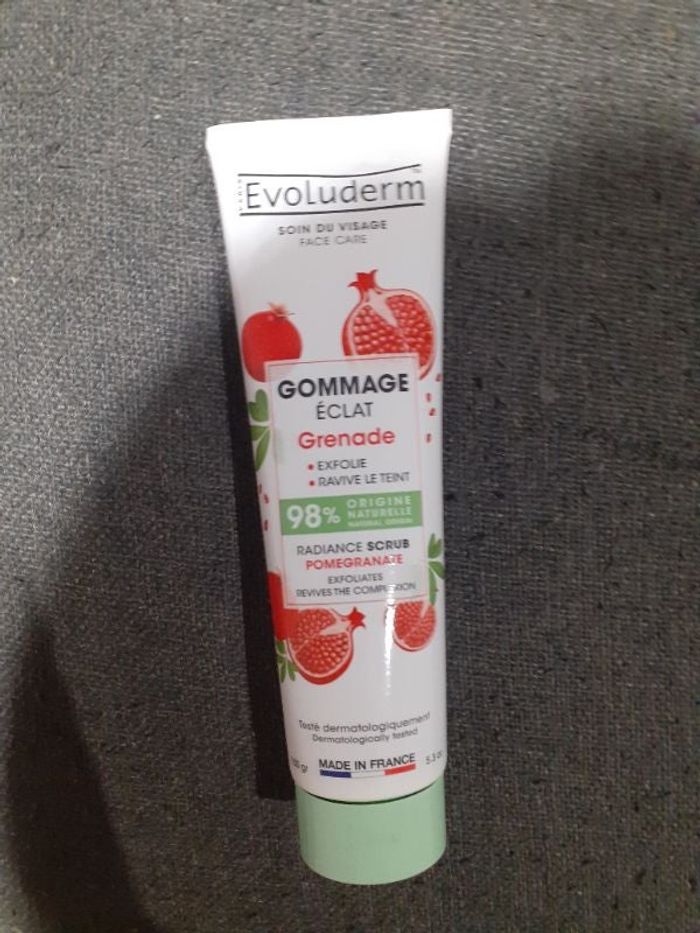 Gommage éclat à la grenade Evoluderm