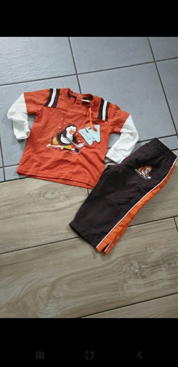 T-shirt jogging neuf étiquette 12 mois