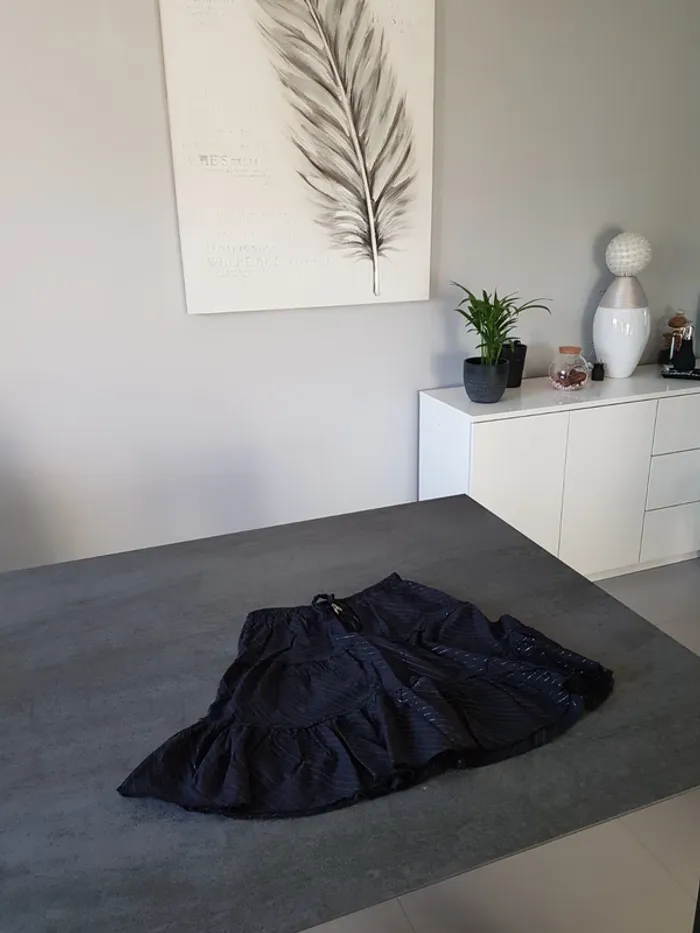 Jupe Kiabi noir taille 36 - photo numéro 2