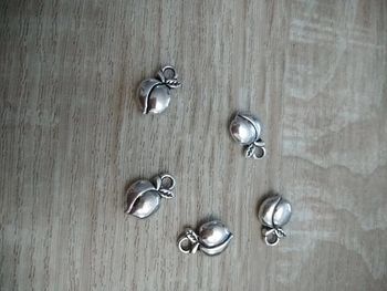 Lot de 5 breloques fruit