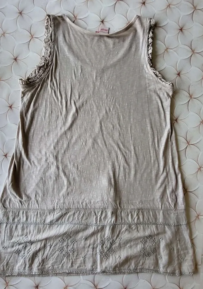 Débardeur  beige  femme  taille  42/44  Influx  très  bon  état  style 2010 - photo numéro 4