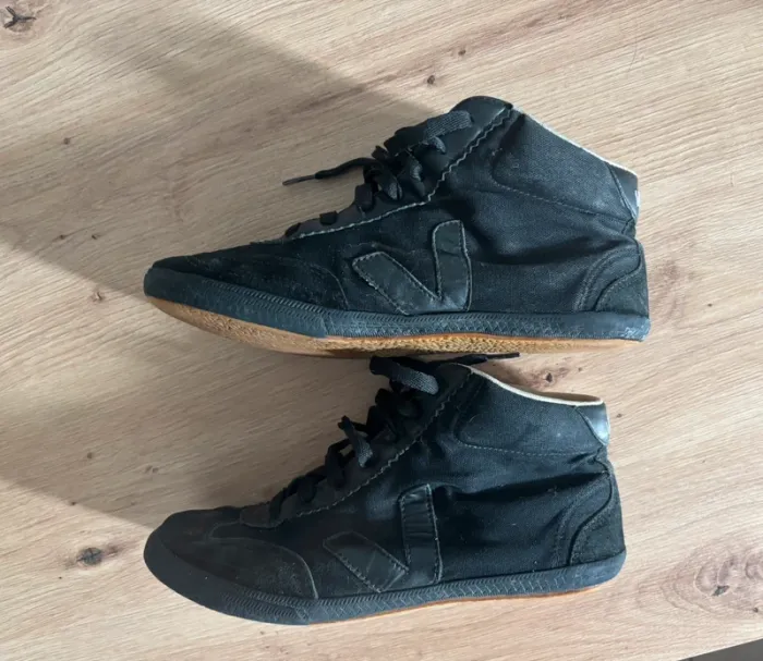 Chaussures baskets noires femme taille 38 marque veja vintage - photo numéro 2