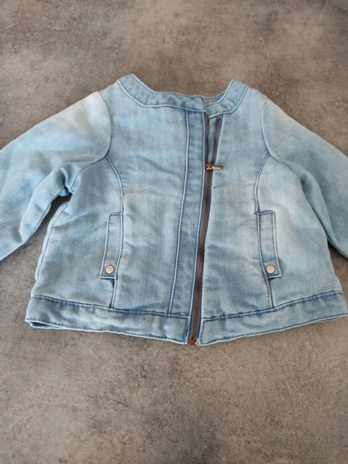 Veste en jean taille 9mois - photo numéro 3