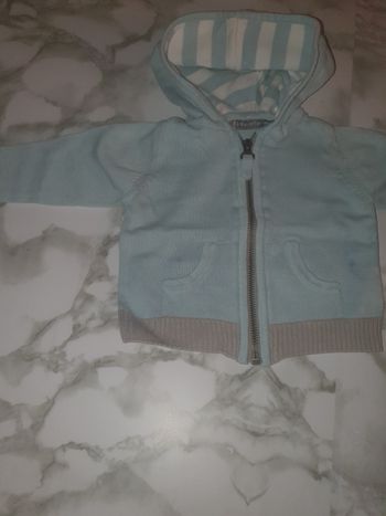 Gilet à capuche 3 mois