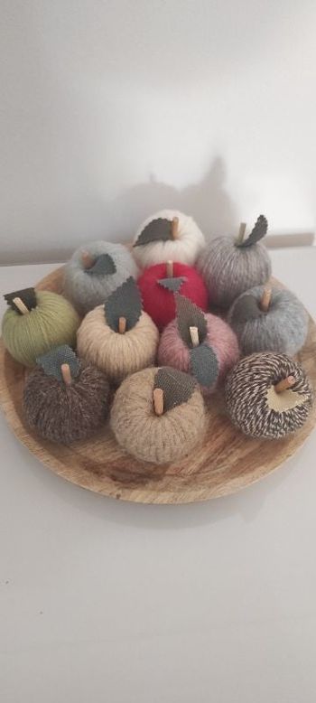 Pommes en laine décoratives lot de 11 pommes