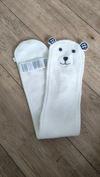 Écharpe ours blanc sergent major.