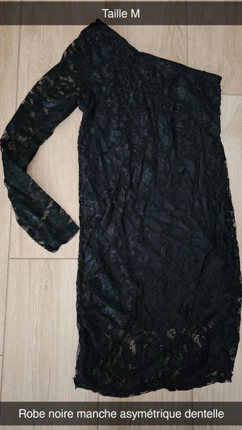 Robe noire asymétrique