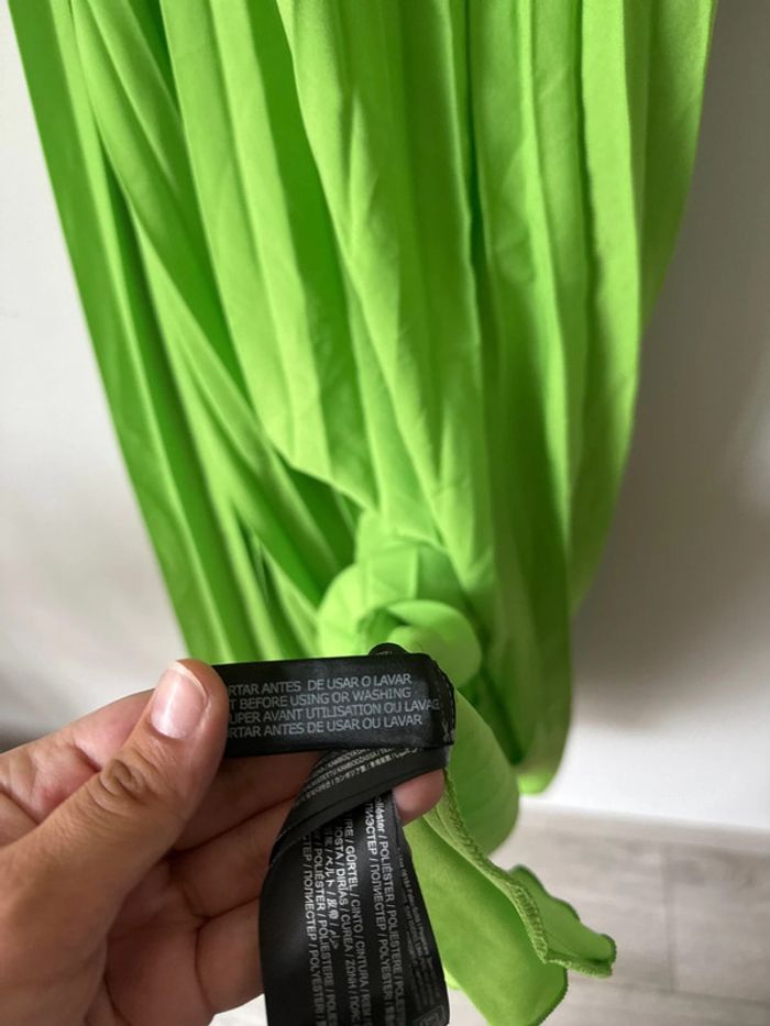 👗 Robe plissée mi-longue à bretelles fines - Vert- neuf sans étiquette - Mango - taille M - photo numéro 8