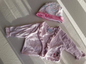 Gilet fille 3 mois + bonnet