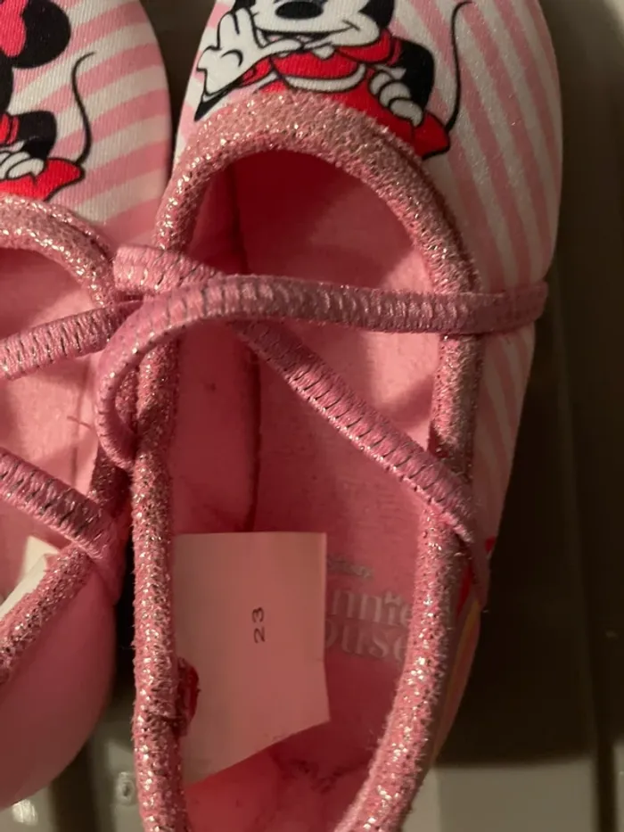 Chaussons fille Minnie - photo numéro 2