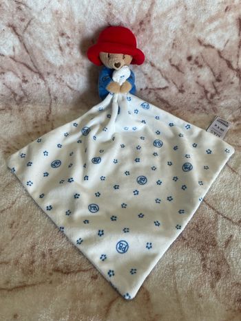 Doudou Ours Paddington bleu rouge mouchoir M&S Marks et Spencer