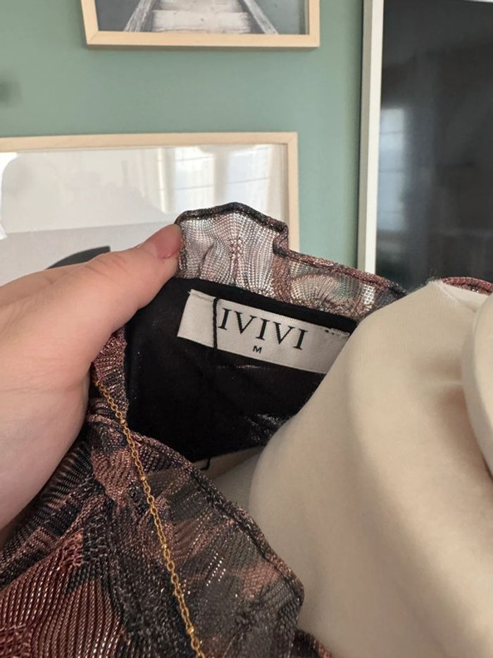 Magnifique robe manches longues noir fleuries brillant taille L - photo numéro 3