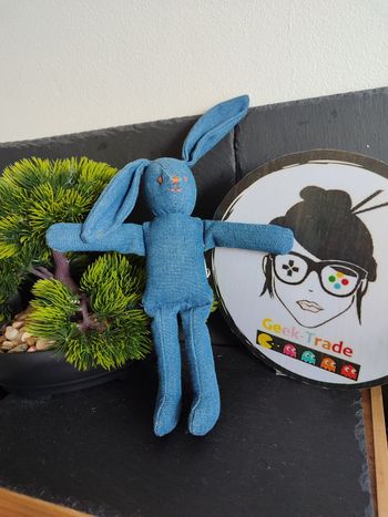 doudou peluche lapin trousselier marron grelot petit pantin Bleu Denim Jeans