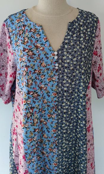 Robe longue fleurie bleu et rose femme taille L – neuve, col V manches 3/4