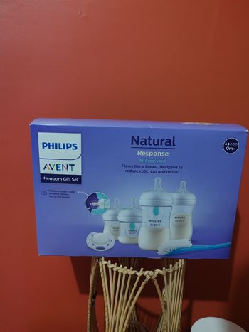 NEUF - Kit de Naissance Philips Avent Natural Response (Cadeau)