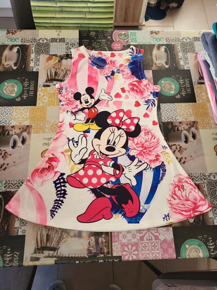 Robe Minnie 10 ans peut convenir au 8 ans