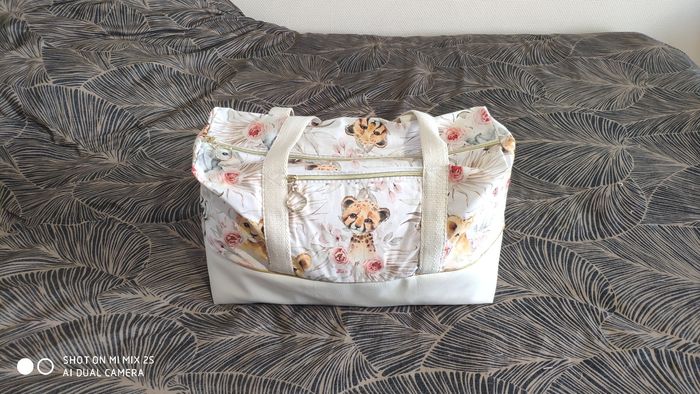 Sac a langer ou voyage Georges taille2
