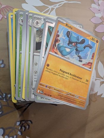 Lot de 100 cartes Pokémon " communes"