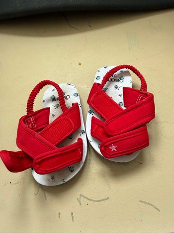 Sandales tong rouges unisexe 